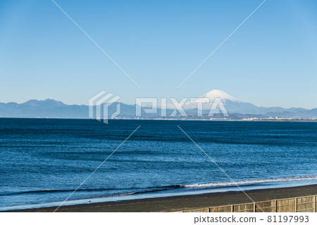 [江之島西海岸的柵欄和富士山] 81197993