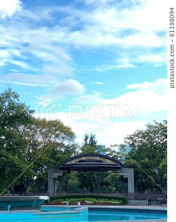 Hibiya Park 81198094