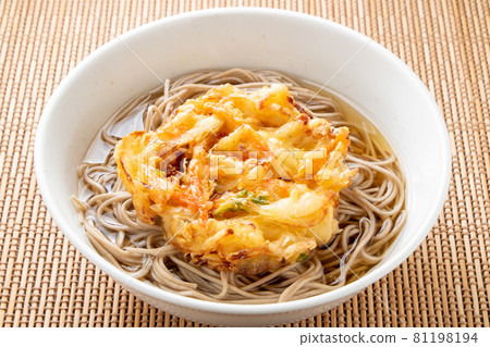 柿子天婦羅蕎麥麵。 81198194