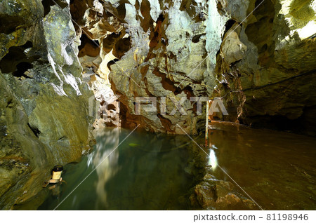 Inazumi Underwater Cave "Yasuragi no Ike" Inazumi Underwater Cave "Yasuragi no Ike" 81198946