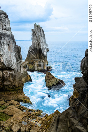 Ogama Hanzo Oriishi on the Karakuwa Peninsula in Sanriku Fukko National Park Ogama Hanzo Oriishi on the Karakuwa Peninsula in Sanriku Fukko National Park 81199746