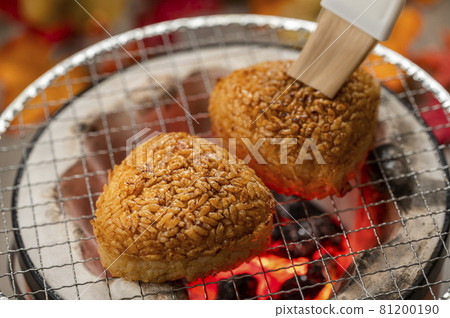 Grilled rice balls 81200190