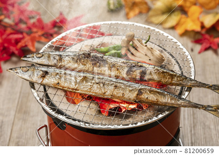 Grilled saury with salt pacific saury 81200659