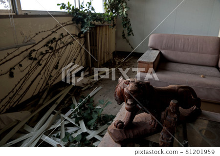 煤礦設施廢墟“辦公室廢墟” 煤礦設施廢墟“辦公室廢墟” 81201959