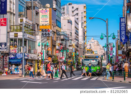 Tokyo cityscape of Japan Under the state of emergency, many people are in the downtown area of Shin-Okubo ... = August 19 81202065