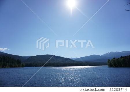 沙斯塔山周圍的湖泊(美國) 沙斯塔山周圍的湖泊(美國) 81203744