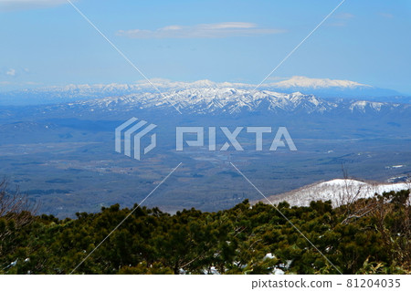 From Hokkaido Niseko Mountain Range Chisenupuri to Mt. Kariba 81204035