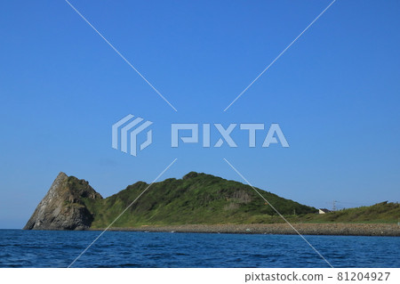 A panoramic view of the Itoshima Keya no Ohto gate as seen from the sea A panoramic view of the Itoshima Keya no Ohto gate as seen from the sea 81204927