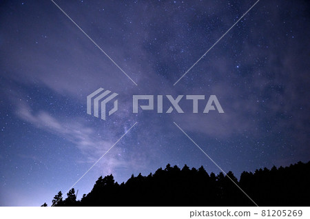 Starry sky at Kagamiyama Observatory 81205269