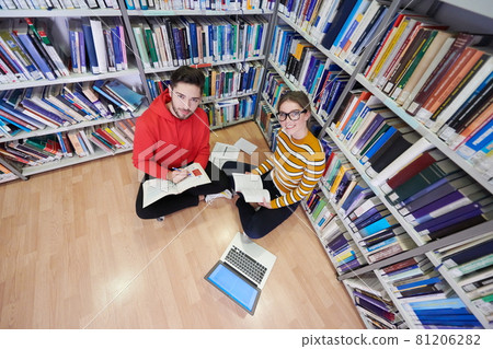 the students uses a notebook, laptop and a school library the students uses a notebook, laptop and a school library 81206282