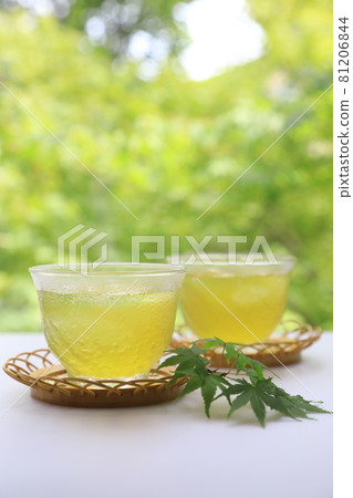 Cold tea (green tea) 81206844