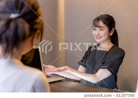 沙龍/診所接待處的諮詢（電腦） 81207380