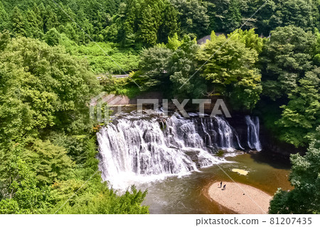 Ryumon Falls in early summer, where the legend of the Great Snake is handed down in Nasukarasuyama City, Tochigi Prefecture 81207435