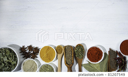 Indian curry spices (turmeric, paprika, cardamom, cloves, rampe, cumin, etc.) Indian curry spices (turmeric, paprika, cardamom, cloves, rampe, cumin, etc.) 81207549