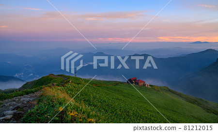 Tanigawa mountain range and shoulder hut at dusk (Mt. Tanigawa) Tanigawa mountain range and shoulder hut at dusk (Mt. Tanigawa) 81212015
