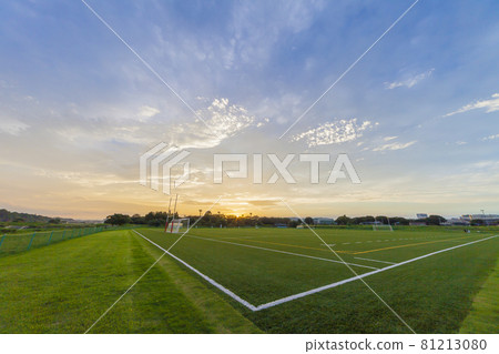 Soccer rugby ground goal baseball field sunset Tamagawa riverbed ground 81213080
