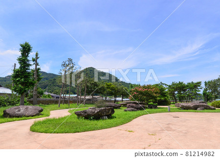 Guam-ri Dolmen Group, Haso-myeon, Buan-gun, Jeollabuk-do, Korea 81214982