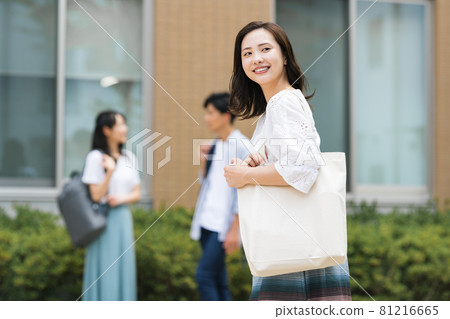 Female student portrait photography cooperation: Japanese language school attached to Chuo Institute of Technology 81216665