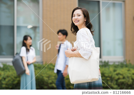 女學生人像攝影合作:中央工業大學附屬日本語學校 女學生人像攝影合作:中央工業大學附屬日本語學校 81216666