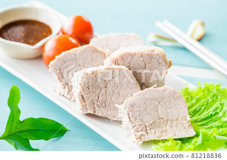 Boiled pork thigh with low calorie possum 81218836