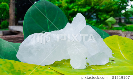 Alum on leaves. Concept for body and foot deodourant Alum on leaves. Concept for body and foot deodourant 81219107
