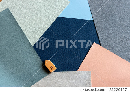 Small house and wallpaper sample Small house and wallpaper sample 81220127
