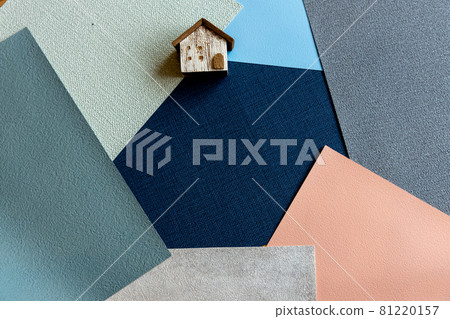 Small house and wallpaper sample 81220157