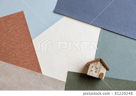 Small house and wallpaper sample 81220248