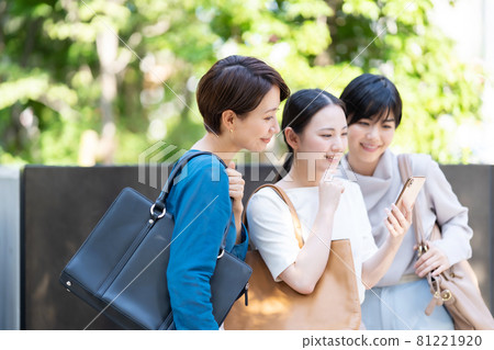 Business Woman Women's Association 81221920