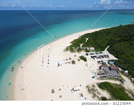 [Aerial view] Miyakojima Mysterious Yonaha Maehama 81223044