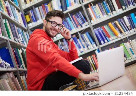 the students uses a notebook, laptop and a school library the students uses a notebook, laptop and a school library 81224454