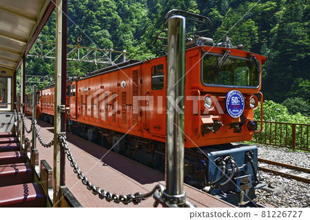 經過小夜平站的黑部峽谷鐵道 經過小夜平站的黑部峽谷鐵道 81226727