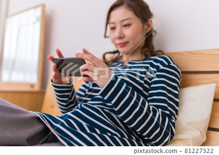 Women's life 81227322