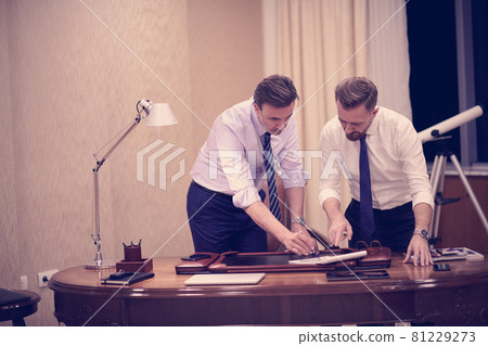 corporate business team on meeting corporate business team on meeting 81229273
