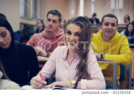 Students Gruop In the uni Amphitheather Students Gruop In the uni Amphitheather 81230356
