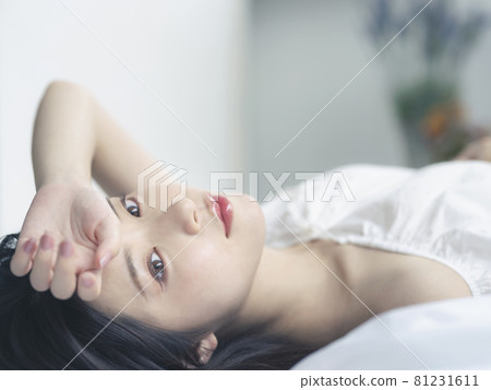 Female portrait beauty image 81231611