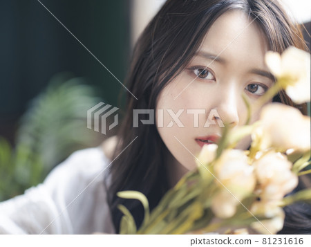 Female portrait beauty image 81231616