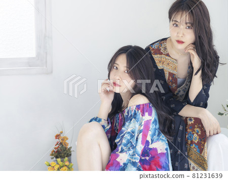 Portrait fashion image of two women Portrait fashion image of two women 81231639