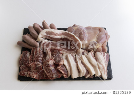 Yakiniku meat, assorted yakiniku, yakiniku set, barbecue set, several types of barbecue, 5 types, many types 81235189