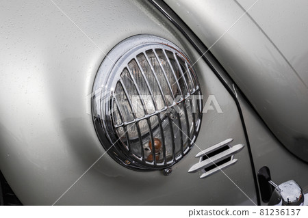 舊車的車燈 舊車的車燈 81236137