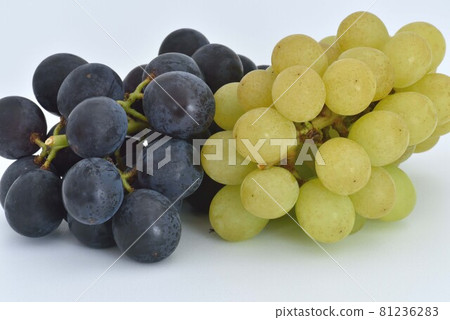 Grapes 81236283