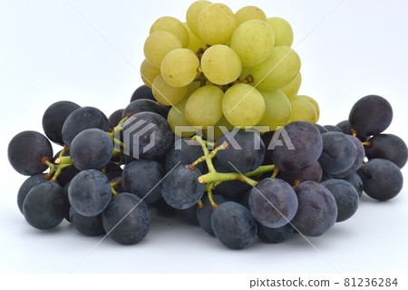 Grapes 81236284