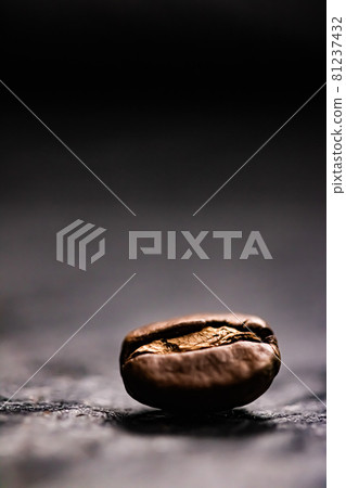 Macro coffee bean, roasted signature mix with rich flavour, best morning drink and luxury blend 81237432