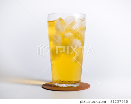 Green tea high tea split 81237956