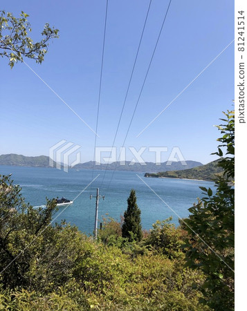 《從兔子島(奧野島)出發的海、山、樹、藍天的風景》(廣島縣竹原市) 《從兔子島(奧野島)出發的海、山、樹、藍天的風景》(廣島縣竹原市) 81241514