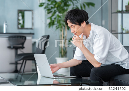 男士 PC 遠程辦公 遠程工作 生活方式 81241802