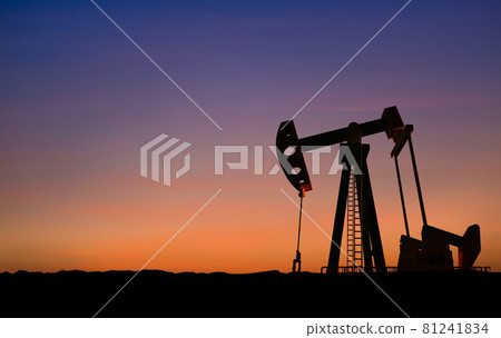 Crude oil pump or oil rig sunset Crude oil pump or oil rig sunset 81241834