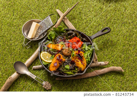 戶外美食小屋的戶外午餐 戶外美食小屋的戶外午餐 81243734
