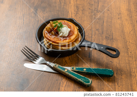 Outdoor cuisine Outdoor lunch at the cottage 81243741