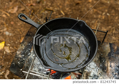 Outdoor cuisine Outdoor lunch at the cottage 81243745